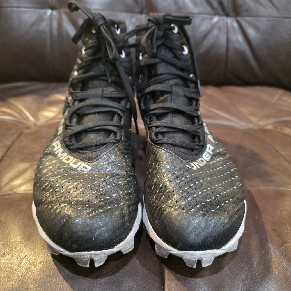 Under Armour Black Football Cleats - Picture 2 of 4